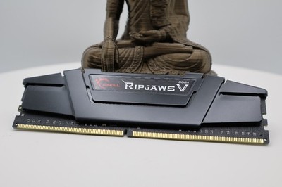 G.SKILL Ripjaws V Series 64GB (4 x 16GB) 288-Pin PC RAM DDR4 3200 USED