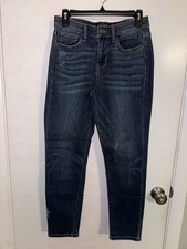 Judy Blue Sz 5/27 Relaxed Fit Jeans Denim Medium Wash Casual Stretch Distressed