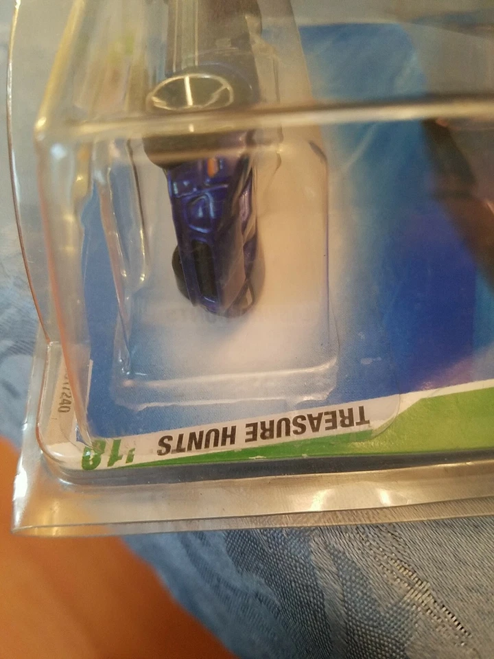 NEW 2010 HOT WHEELS FORD GTX1 TREASURE HUNT IN PROTECTOR CASE 051/240 - Image 4 of 4