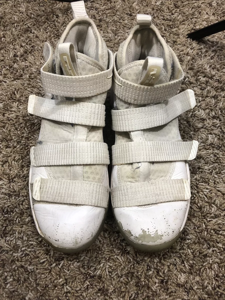 Nike Lebron Soldier 11 Zoom Youth Size 5Y 918369 103 White