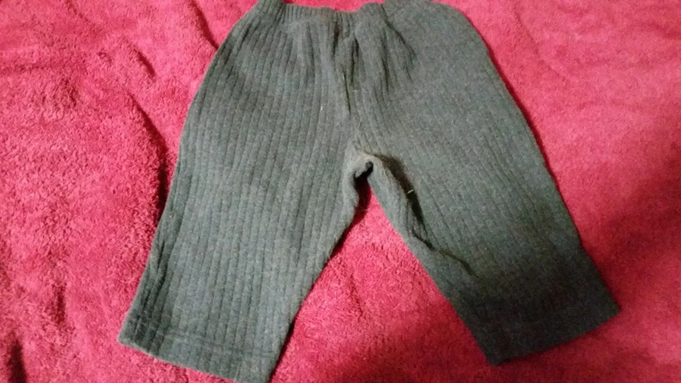 Pantalones grises BabyQ para niñas pequeñas de 18 meses Foto 2 de 3