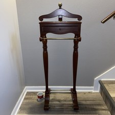 Vintage Bombay Co. Gentleman's Butler Valet Floor Stand Suit Hanger 2003 HTF