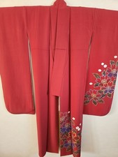 Red base with floral pattern    Japanese Silk KIMONO Robe ,Furisode,123