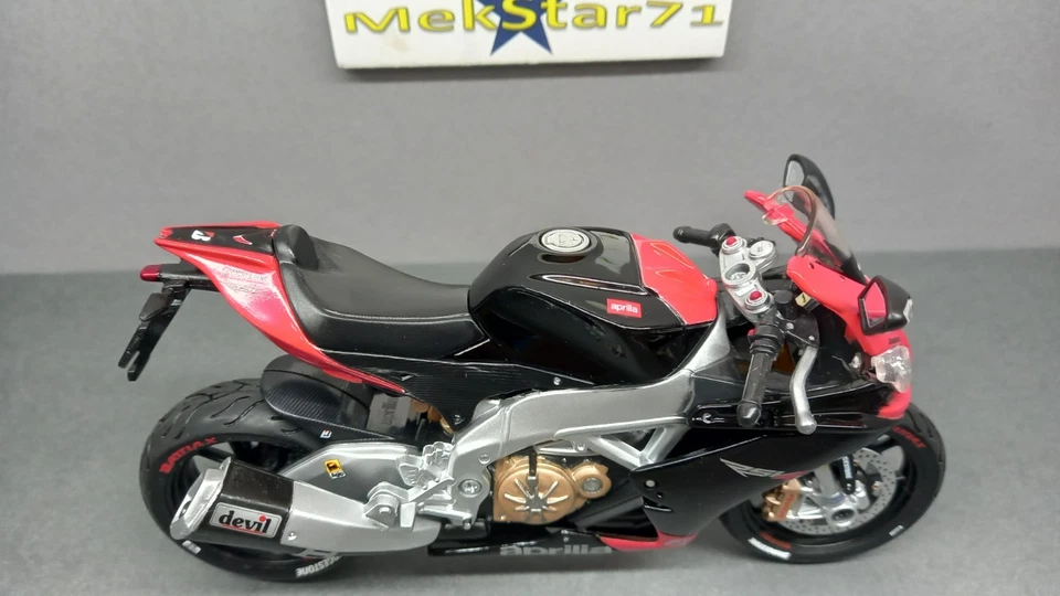 1/12 MAISTO Aprilia RSV4 Factory 2015 Personalizzato Modello Raro NO Minichamps - Immagine 4 di 4