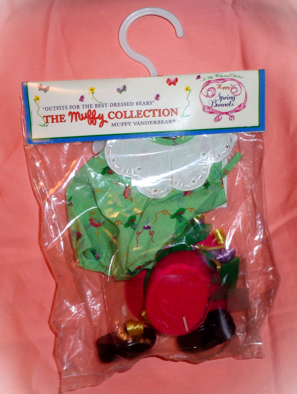 NEW IN PACKAGE SPRING BONNETS -MUFFY VANDERBEAR/VANDERHARE COLLECTION!