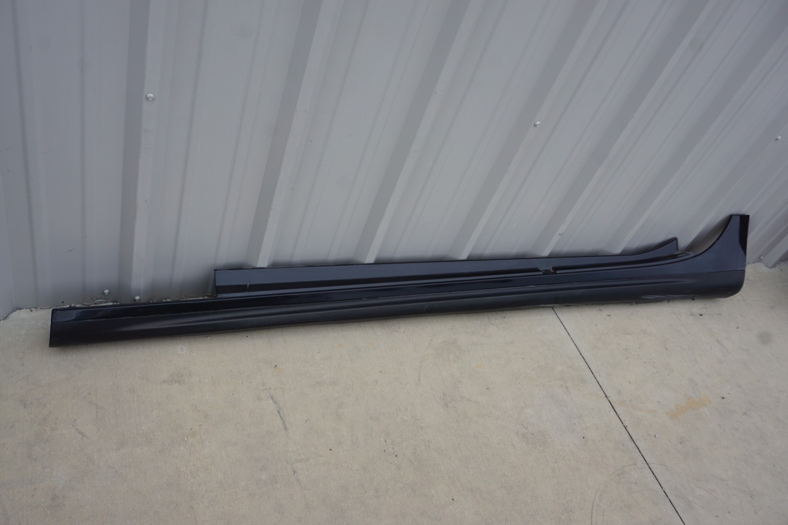 2014 - 2022 Maserati Ghibli Left Driver Side Rocker Panel Skirt Molding OEM