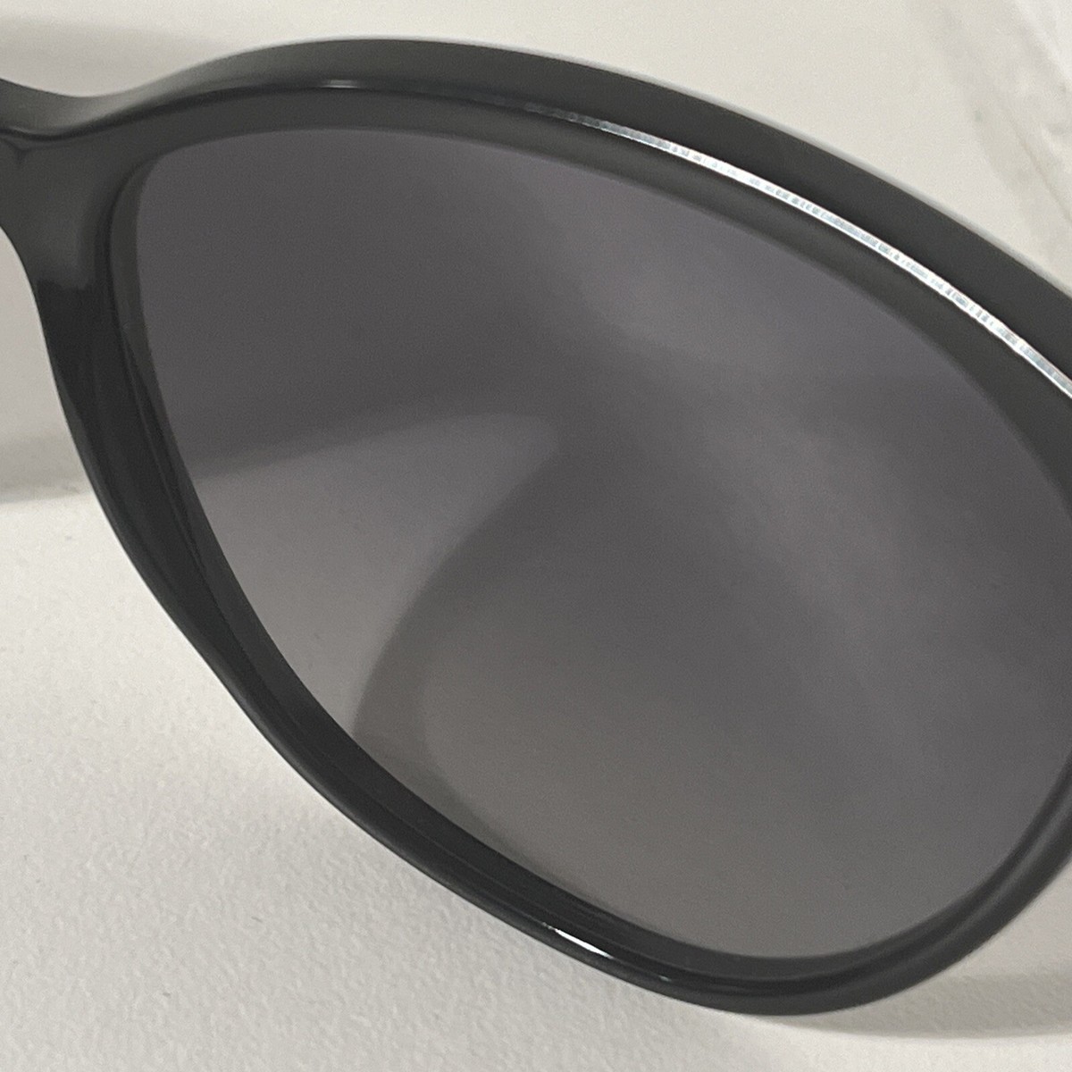 Burberry Sunglasses B4216 3001/T3 57*16 140 Cats-Eye Black 
