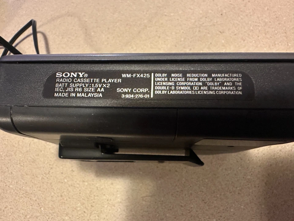 Walkman reproductor de casete radio AM/FM Sony WM-FX425 con auriculares Sony Foto 4 de 4