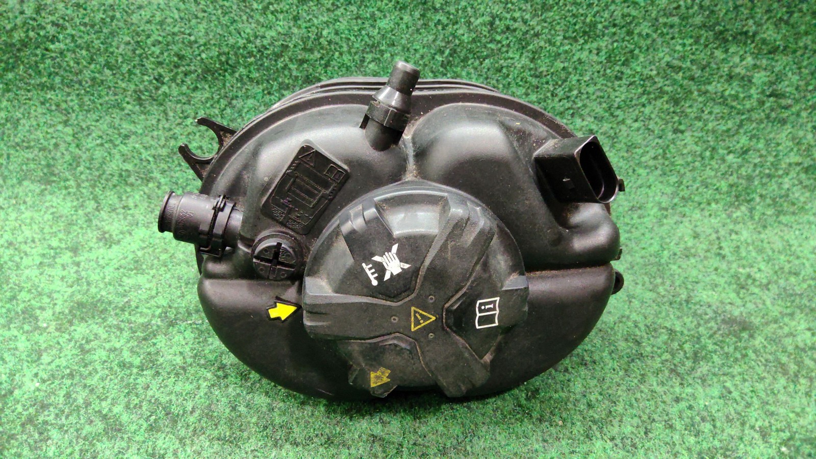 2019-2024 BMW 330i Engine Coolant Reservoir OEM 17138610652