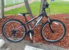 TREK Bike 820 for Youth 13 (33.0cm) singletrack series - color black