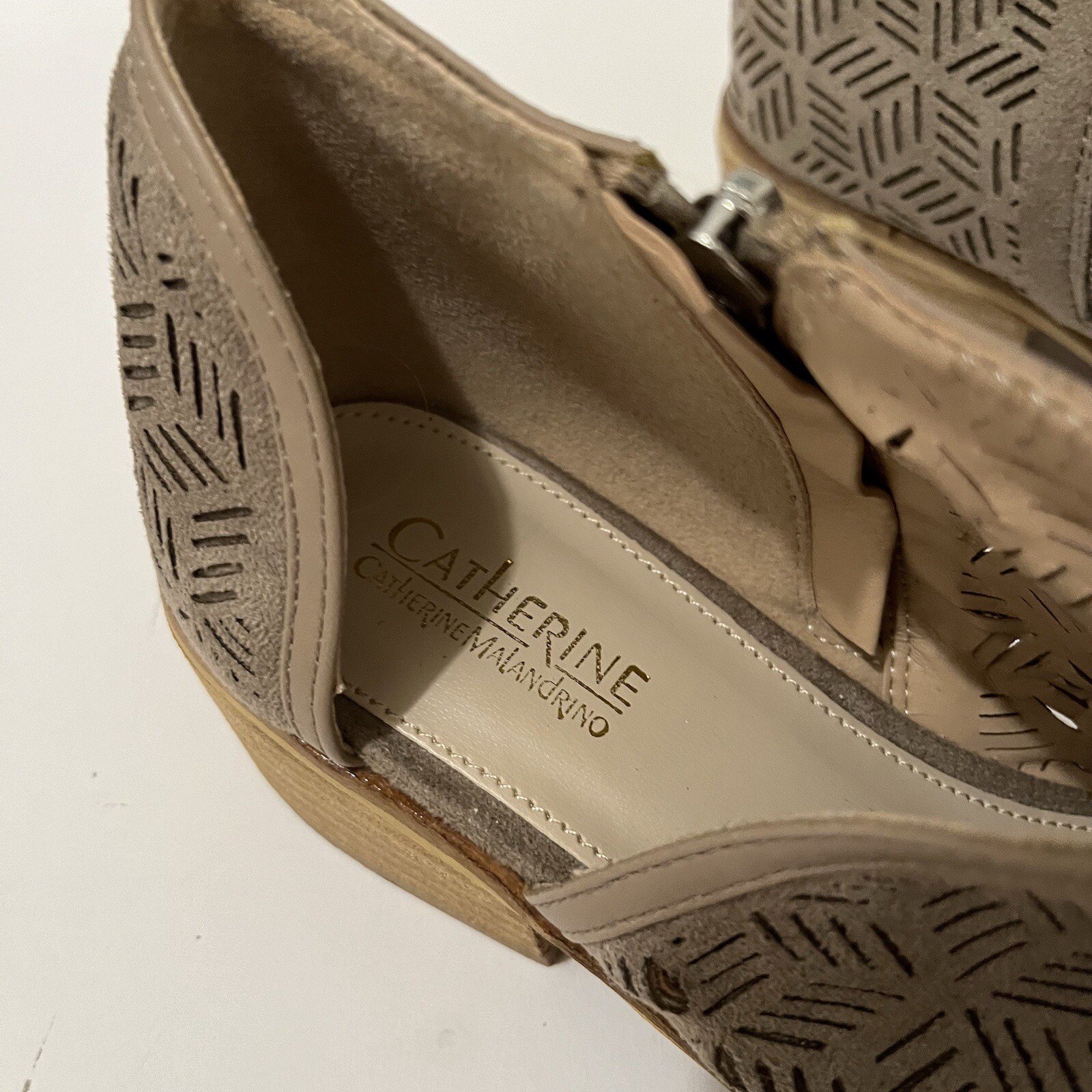 APL Stivaletti Catherine Malandrino taglio fiocco zip laterale marrone tacco donna taglia 7