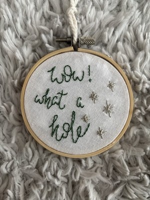 ''Wow, was für ein Loch'' Home Alone Zitat Stickrahmen Wandbehang/Baumschmuck