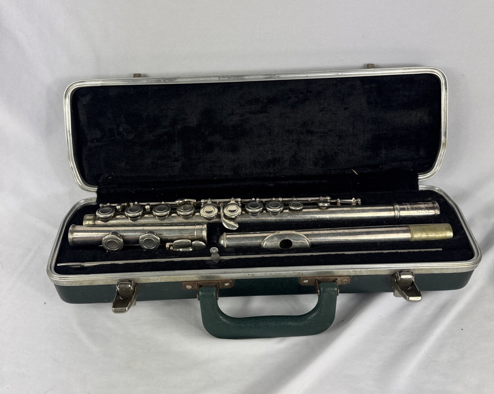 BUNDY FLUTE MADE BY THE SELMER COMPANY VGC - HARD CASE Serial 155848