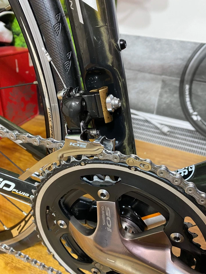 Bicicleta de carretera Kestrel Evoke usada con fibra de carbono Shimano 105 completa, 56 cm por Foto 3 de 4