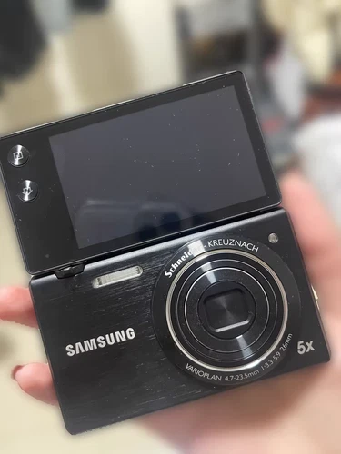 Samsung MV800 Flip-out Touch Screen Vlog Compact Digital Camera 16MP English - Picture 9 of 17
