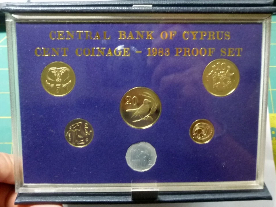 1983 CYPRUS - OFFICIAL DELUXE PRESTIGE PROOF SET (6) - ROYAL MINT - VERY RARE! - Image 3 of 4