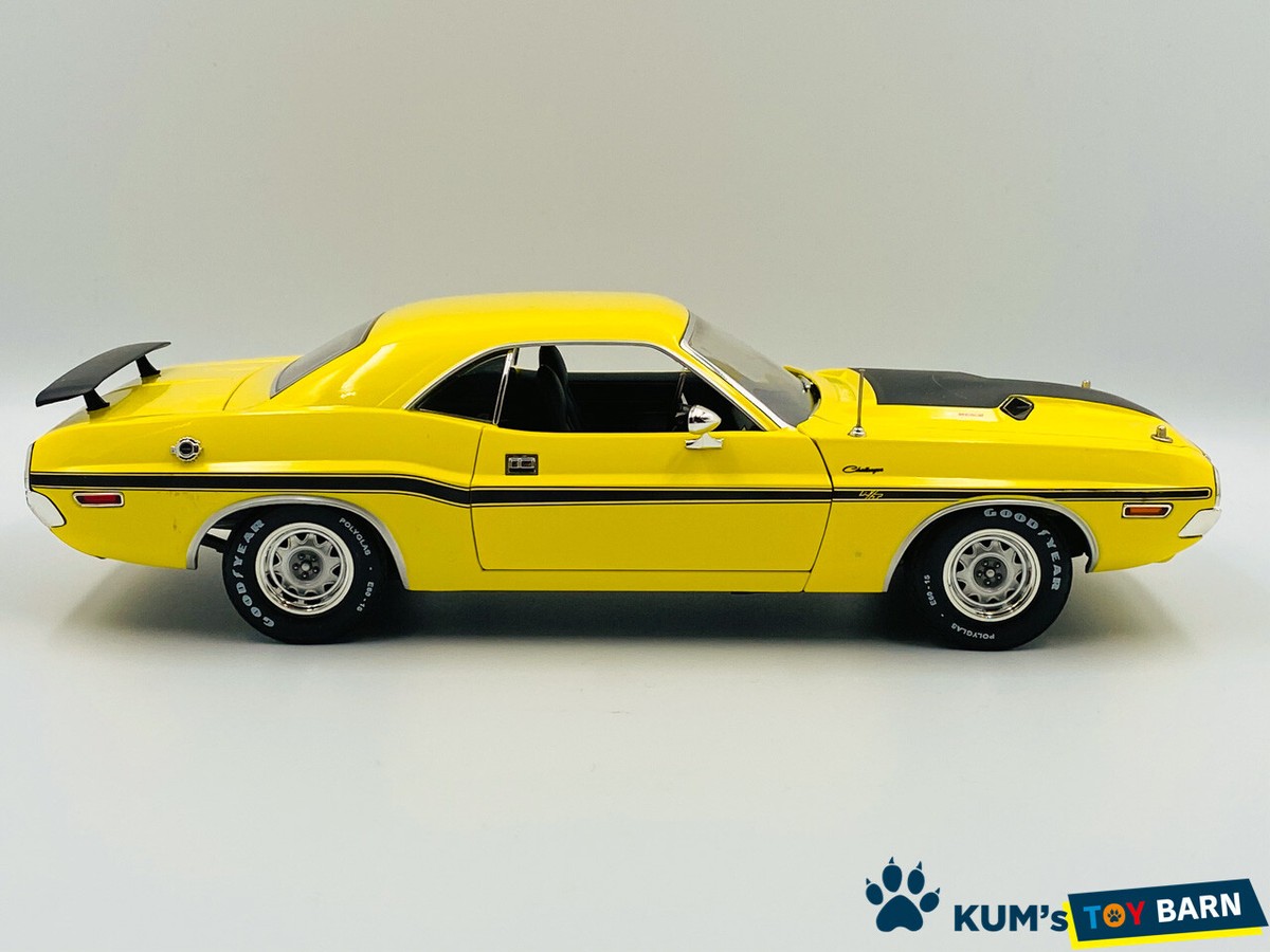 1/18 GREENLIGHT NCIS Dodge Challenger R/T 1970 LIMITED