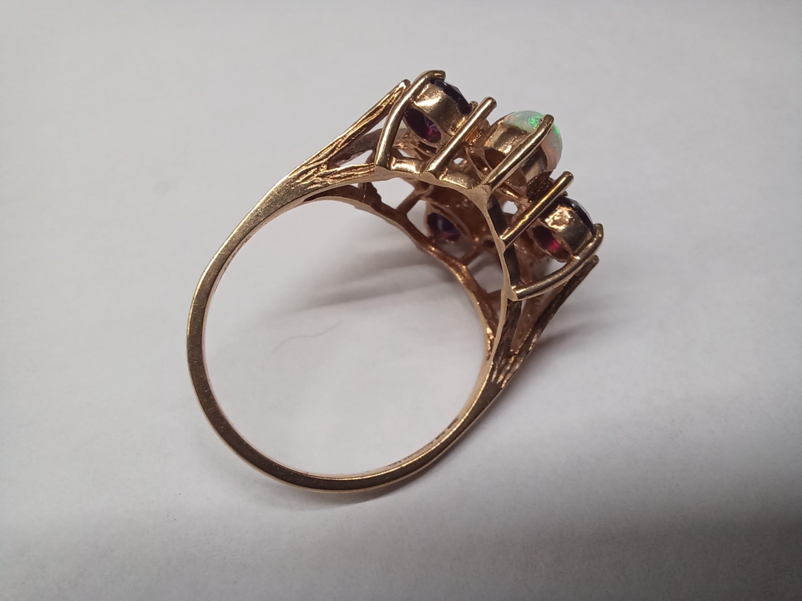 Vintage 9k Gold Ruby/Opal Ring - image 12