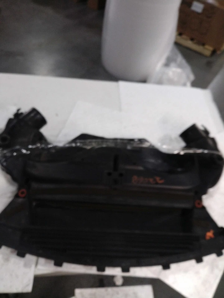 2015 BMW X5 Air Cleaner Assembly OEM 13717583713 Used Blue 128K Miles Foto 2 de 4