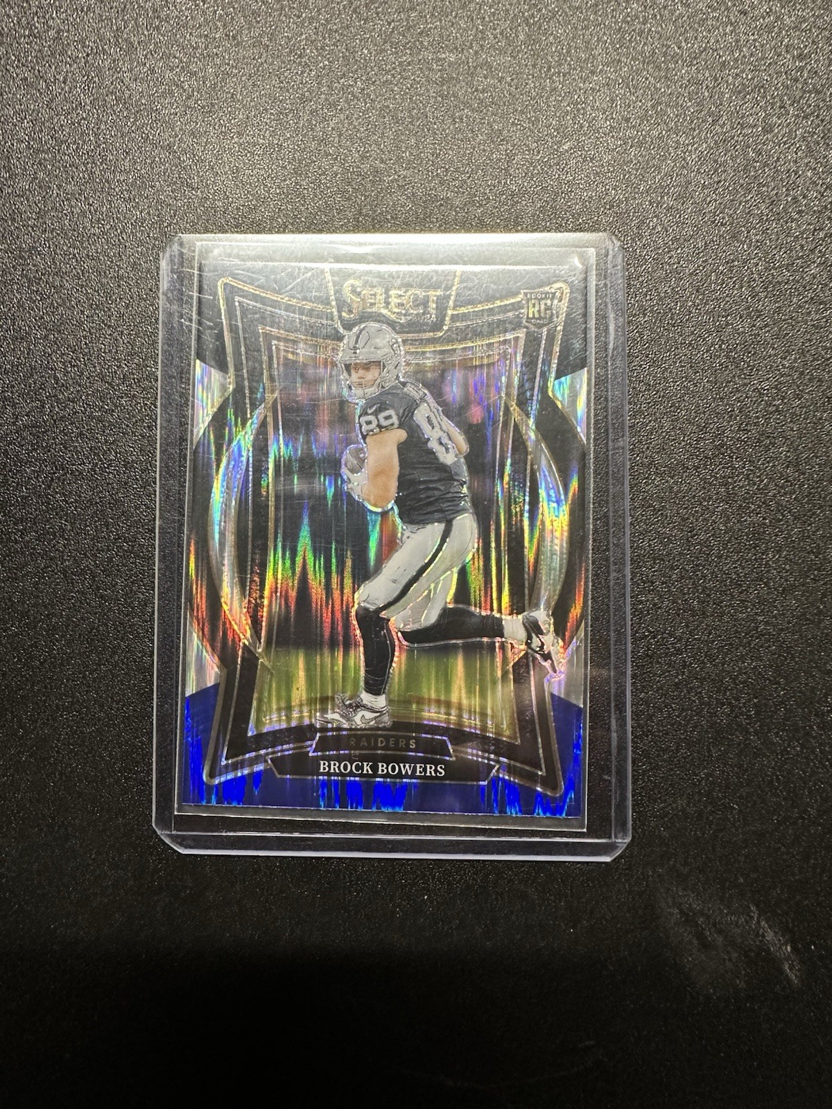 2024 Panini Select - Concourse Brock Bowers #31 Black & Blue Shock Prizm (RC)