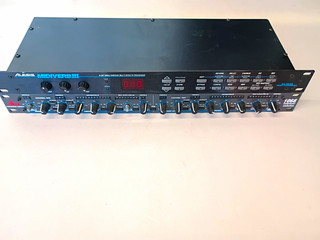 Alesis Midiverb III 16 Bit 1U Rack Multi Effects And Dbx 1066
