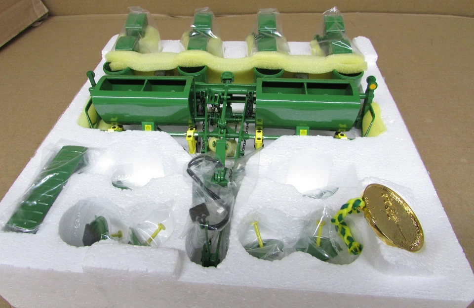 Ertl Precision Classics #9 John Deere 494-A Four Row Planter New 1/16 - Image 2 of 4