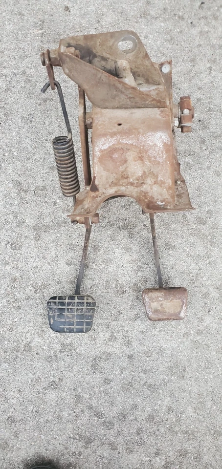 67 68 69 70 71 72 CHEVROLET GMC BIG C40 C50 C60 EMBRAGUE FRENO PEDAL MONTAJE OE Foto 4 de 4