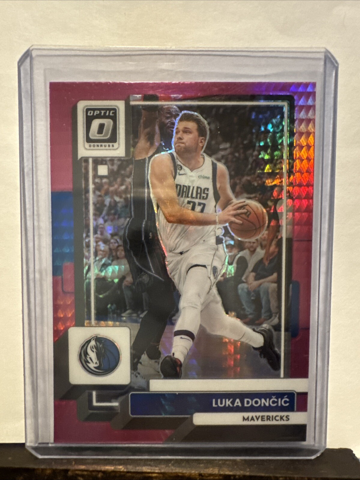 Donruss Optic Luka Doncic Hyper Pink 2022-23 #160 Basketball
