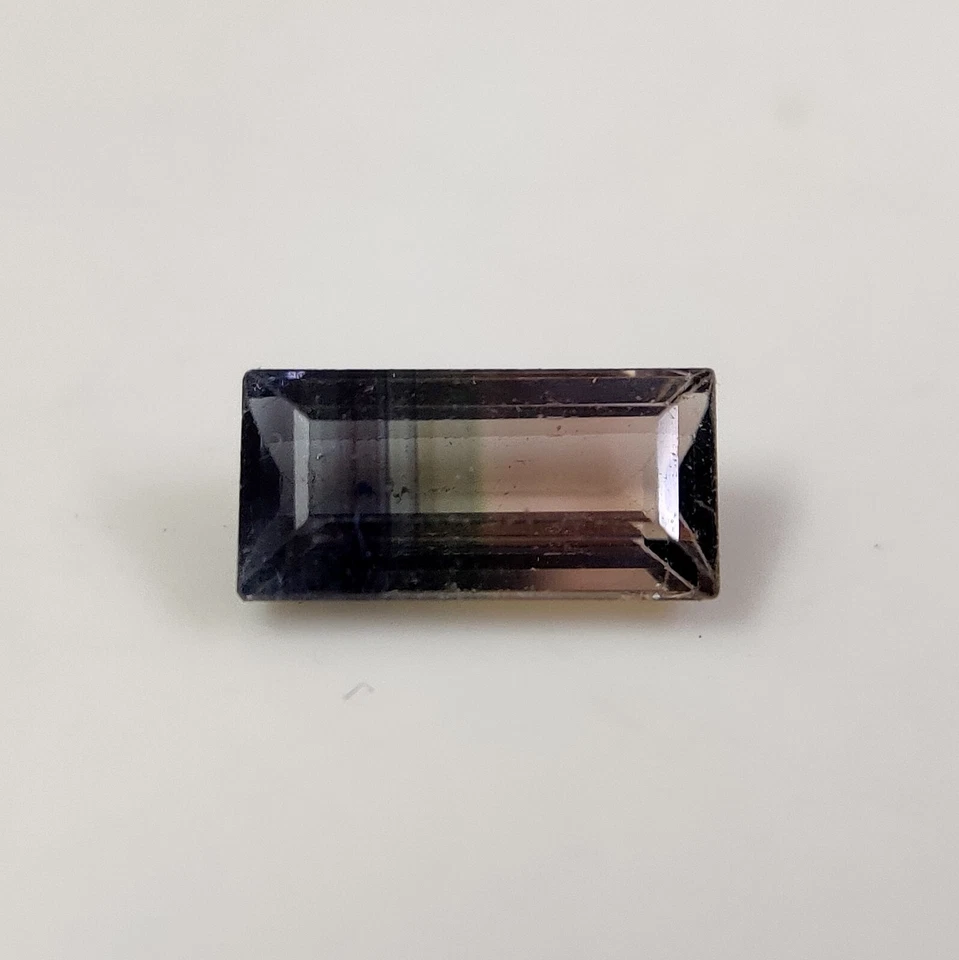 Piedra preciosa natural de corte baguette de turmalina bicolor, tamaño 5,40x10,60x3,80 mm 2 cts Foto 3 de 4