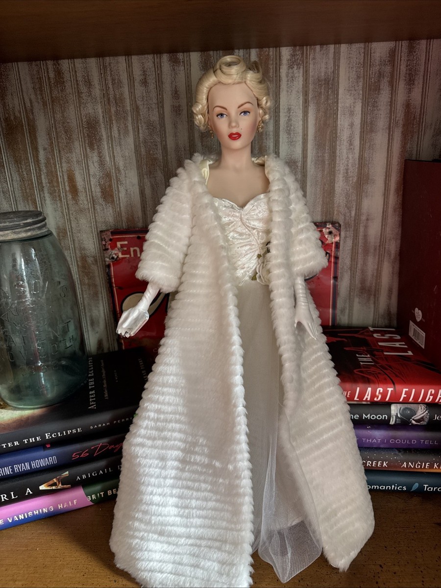 Franklin Mint Marilyn Monroe All About Eve 19 Porcelain Doll White Fur | eBay Franklin Mint Marilyn Monroe All About Eve 19 Porcelain Doll White Fur | eBay
