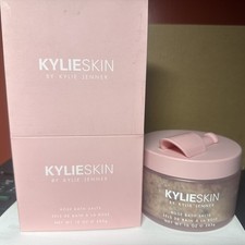 KYLIESKIN by Kylie Jenner ROSE BATH SALTS, 10 OZ NEW IN BOX Great Holiday Gift