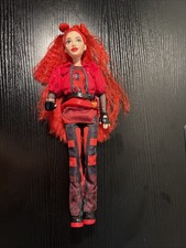  3/b53 Descendants The Rise Of RED DAUGHTER OF QUEEN OF HEARTS 11" Doll Disney