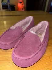 UGG Womens Ansley Suede Sheepskin Moccasins Purple Slippers Size 5