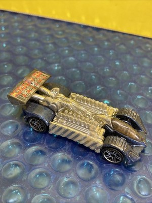 Mattel Hot Wheels Crazy 8's race car D35