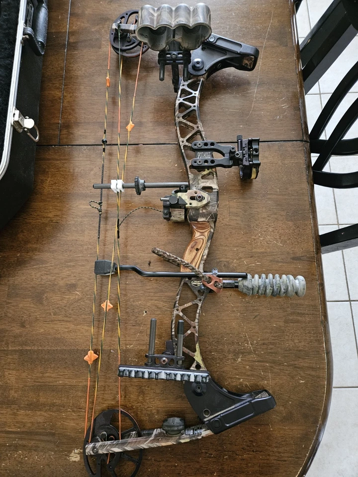 Arco compuesto Limbsaver DeadZone DZ-32 edición limitada - Paquete completo Foto 2 de 4