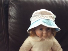 Baby Boys Sun Hat Summer Bucket Hat - White with Blue Rim Size 6-12 months
