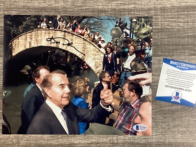 (SSG) Senator, Presidential Candiate BOB DOLE Signed 10X8 Photo  BAS/Beckett COA