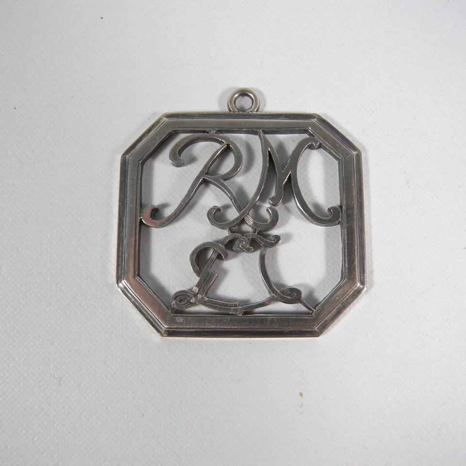 ANTICO CIONDOLO MEDAGLIA PENDAGLIO IN ARGENTO 800 CON INIZIALI R M VINTAGE V266 - Immagine 4 di 4