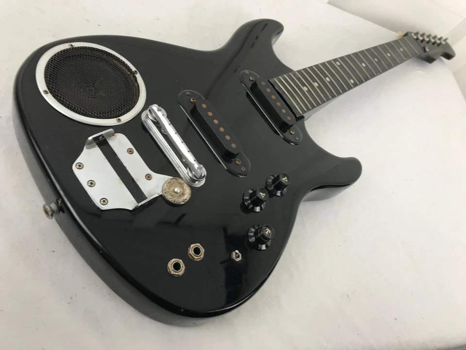 Synsonics电吉他带内置电池供电扩音器-维修项目 — 第 4/4 张图片