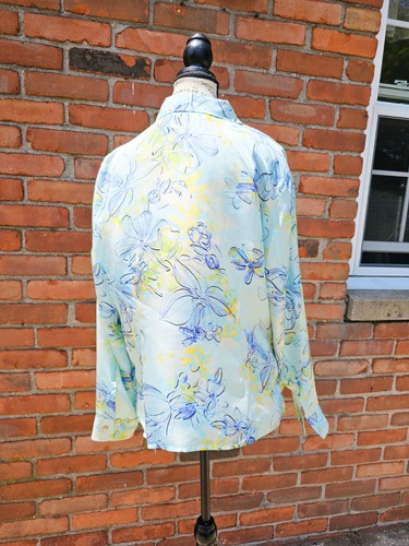 New VTG First Issue by Liz Claiborne & Co. 100% Silk Floral Blouse - Picture 12 of 19