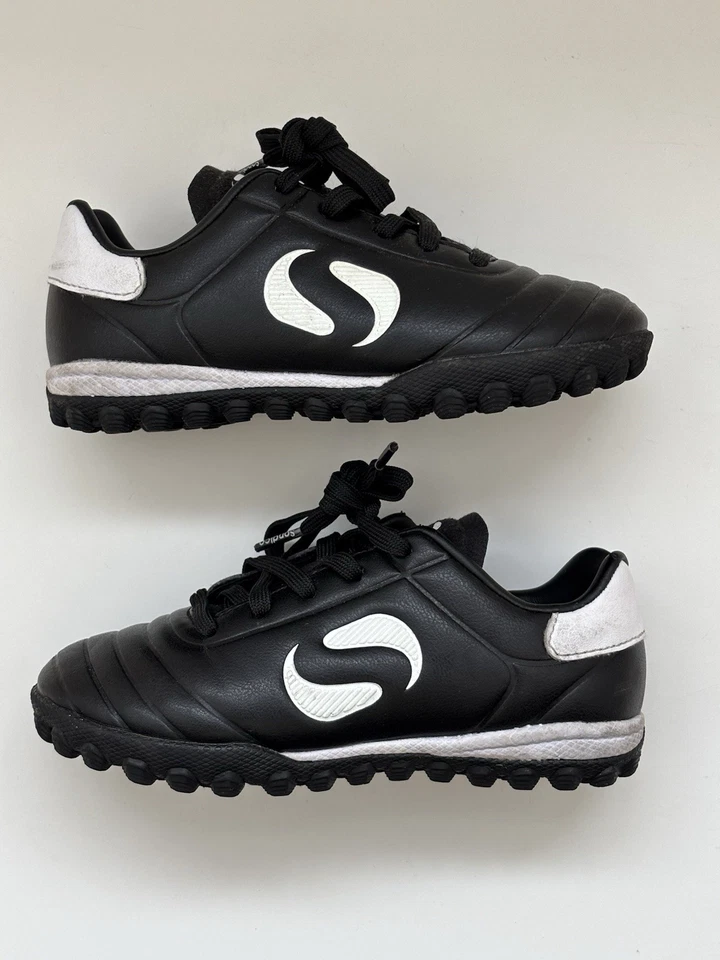 Sondico Strike Astro Turf Trainers Boys Size Uk 9 Black White - Image 4 of 4
