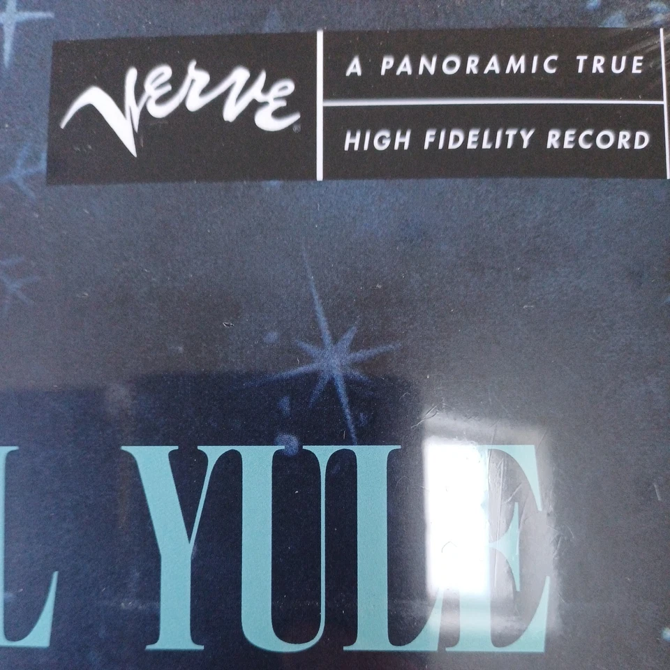 Louis Armstrong : Louis Wishes You a Cool Yule VINYL 12" Album Coloured Vinyl - Image 3 of 4