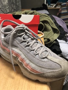 nike air max 95 grey and pink