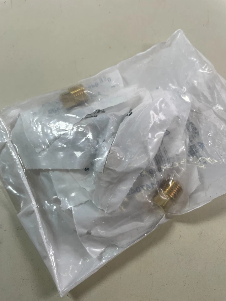 1/4" MPT Square Head Brass Plugs (10 Plugs) - Image 4 of 4