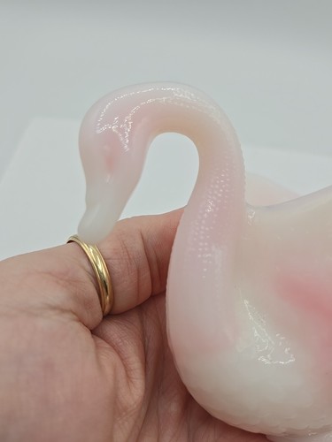 NOS 1977 FENTON Art Glass Rosalene Swan Dish 3.5" - Picture 8 of 12