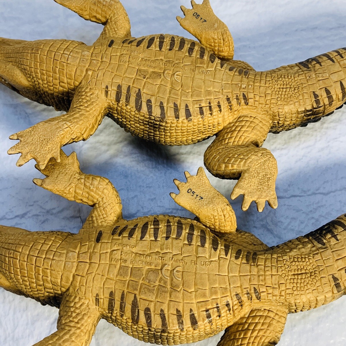 Safari ALLIGATORs Replica 113389 2017 Lot of 2 | eBay
