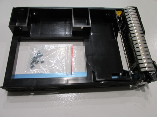 HP Adapter 661914-001 2.5" zu 3.5" SAS/SATA mit HP 651314-001 3.5" G8/G9 Caddy - Bild 3 von 6