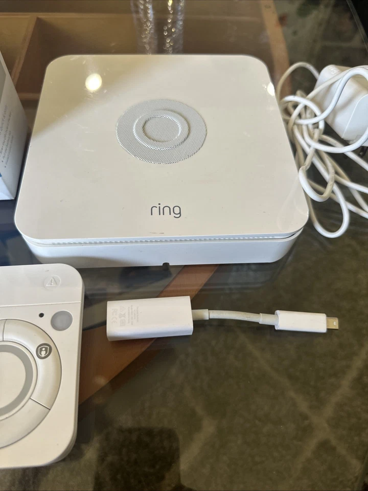 Ring Alarm Home Security Base Station US/motion Detector & Power Supply/pin Pad - Image 3 of 4