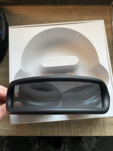 AirPod Maxes - Picture 7 of 8