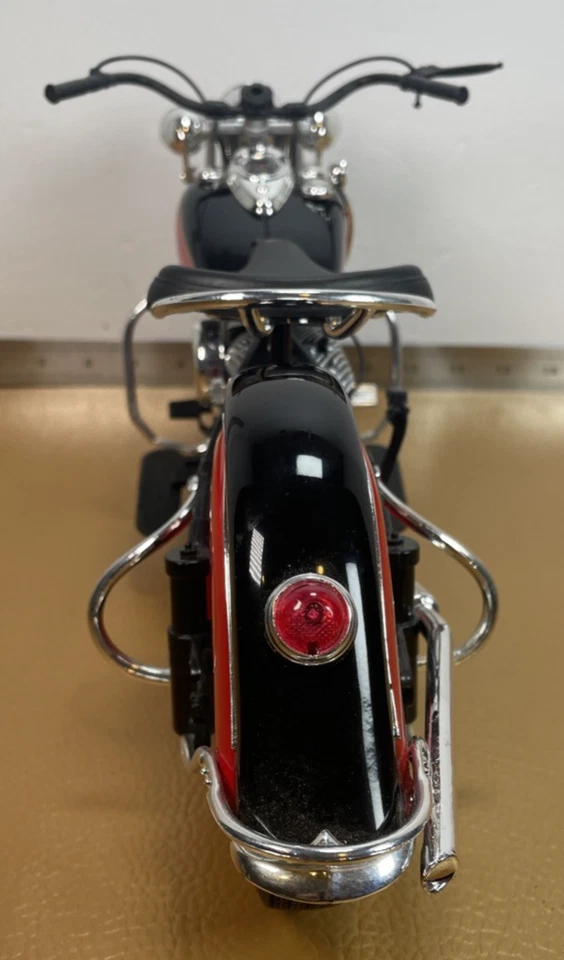 1948 Indian Chief Motorcycle New Ray 1:6 Scale Plastic Model Vintage 1998 Red - Image 3 of 4